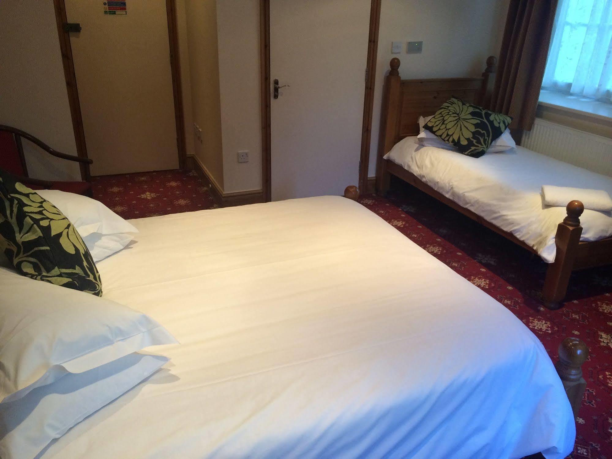 Hunters Lodge Inn Wincanton Extérieur photo