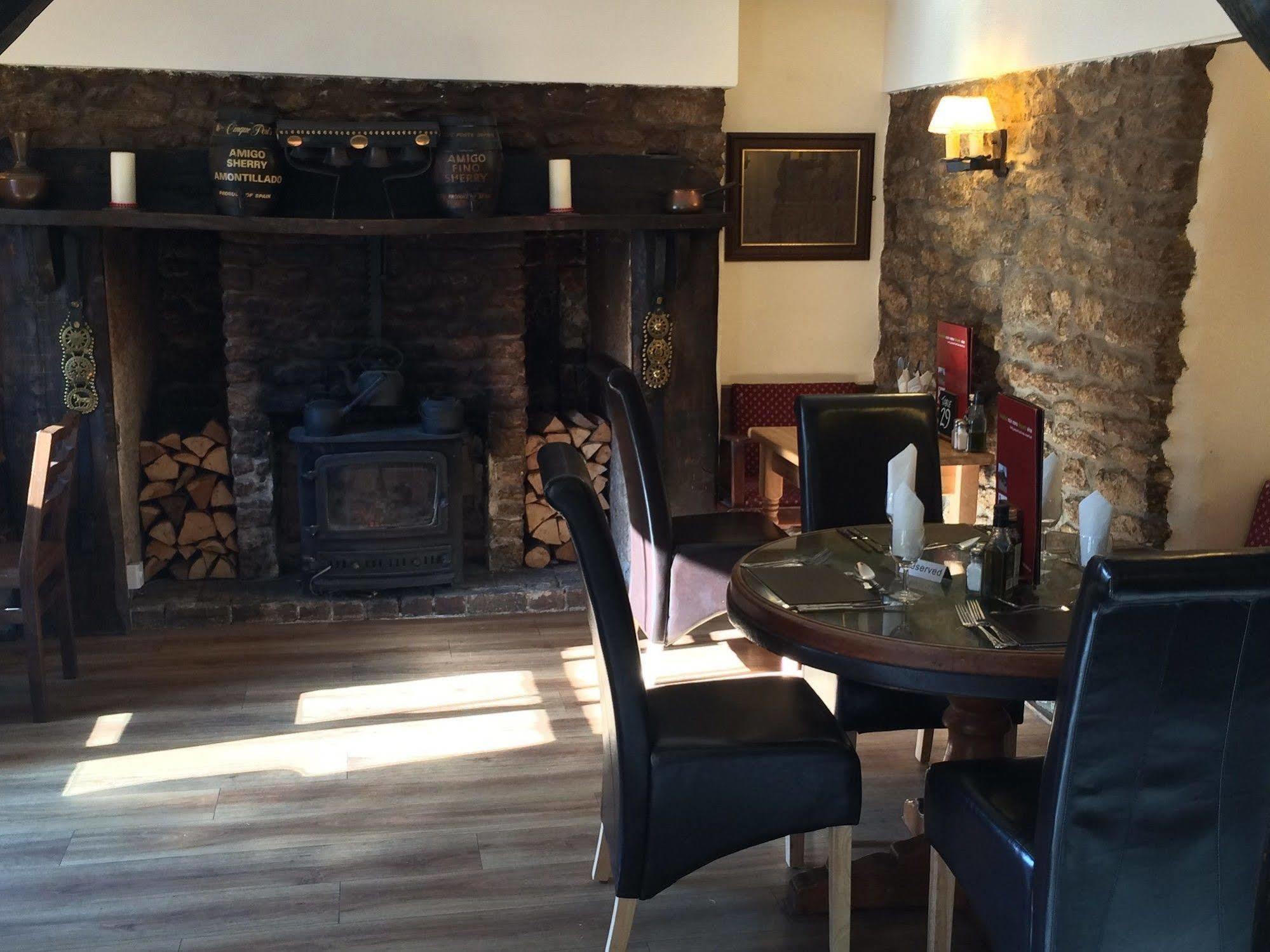 Hunters Lodge Inn Wincanton Extérieur photo